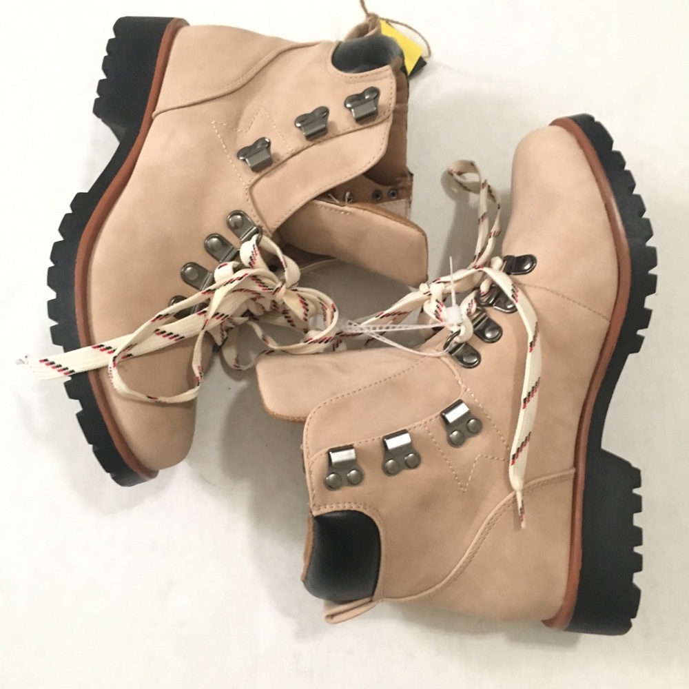 Seven7 Taupe Runyon Hiker Boots 8